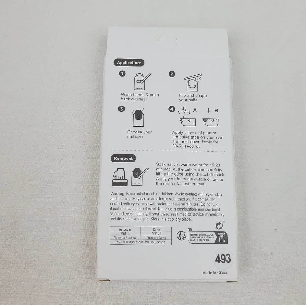 24 Pieces Fake press on nails